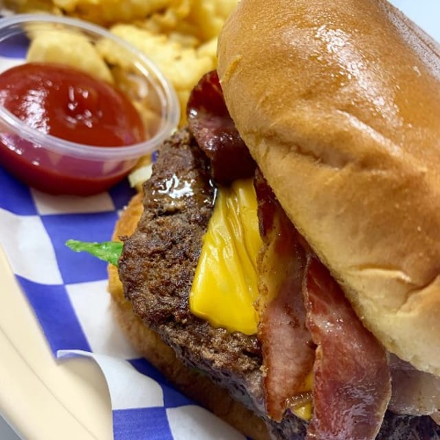 Bacon Cheeseburger.