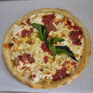 16" Medium Margherita Pizza