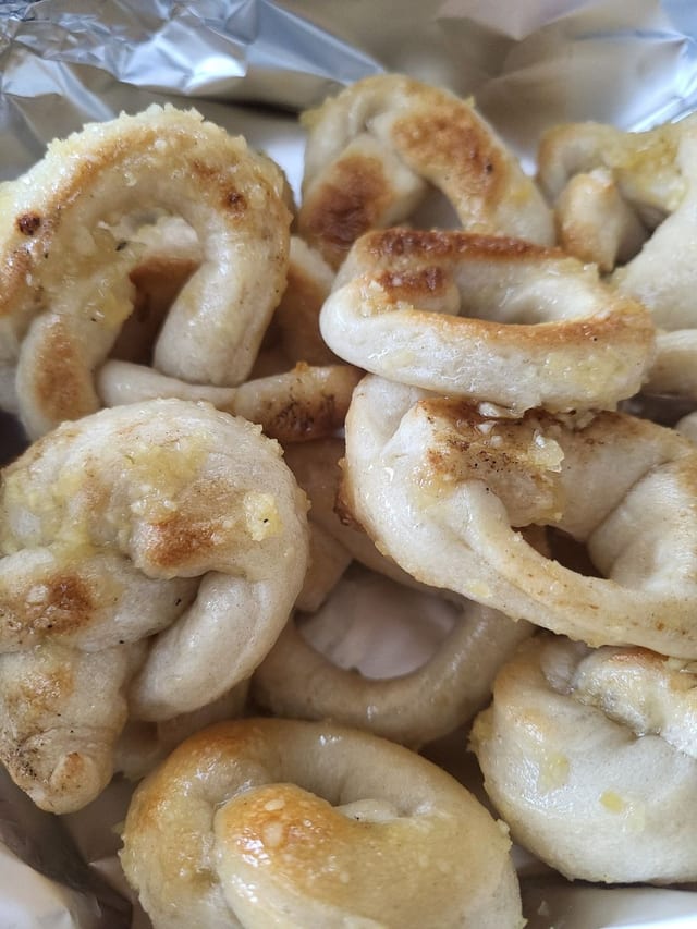 Garlic Knots.