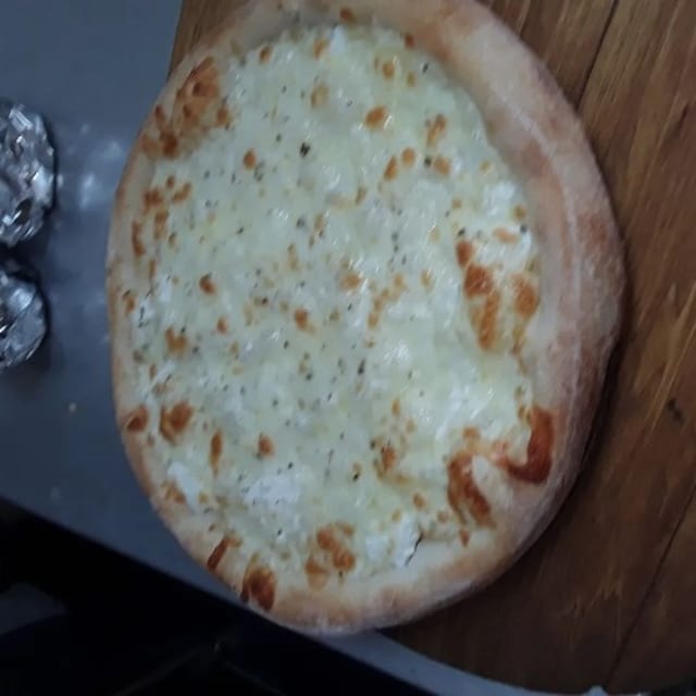 16" Medium White Pizza.